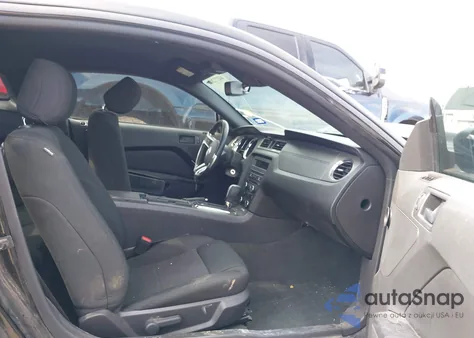 2014 Ford Mustang V6 из США, поврежденный, VIN 1ZVBP8AM7E5332707